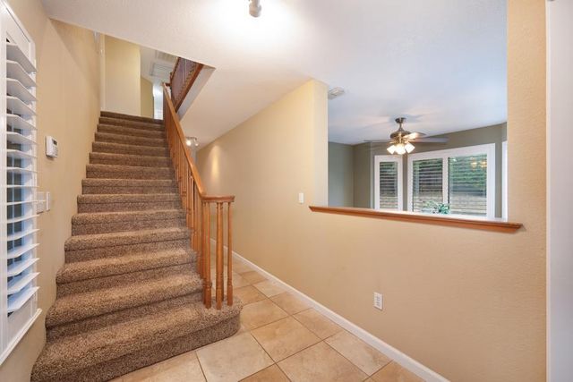 8430 Blossom Hill Ct, Citrus Heights, CA 95610