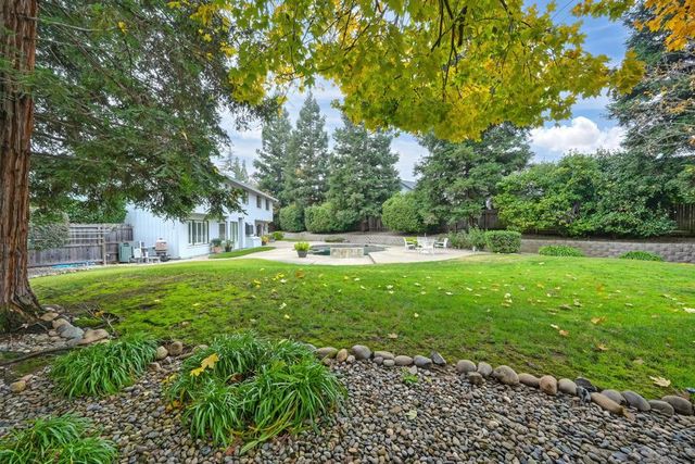 8430 Blossom Hill Ct, Citrus Heights, CA 95610