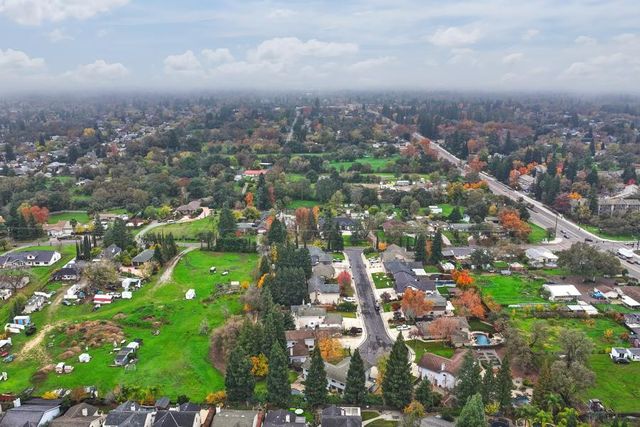 8430 Blossom Hill Ct, Citrus Heights, CA 95610