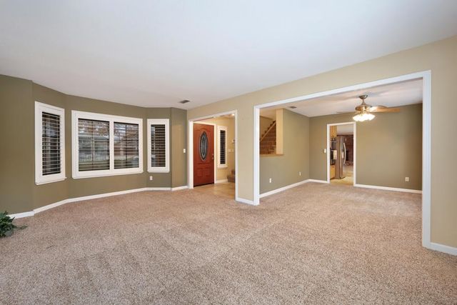 8430 Blossom Hill Ct, Citrus Heights, CA 95610