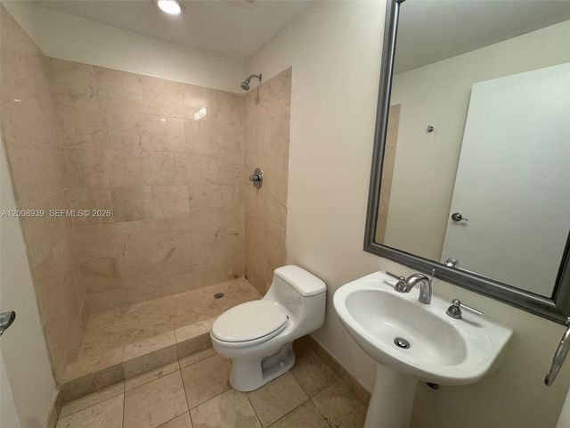 3330 NE 190 ST 1215, Aventura, FL 33180