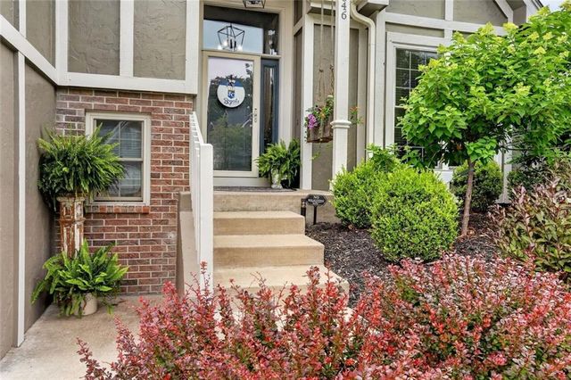 7646 N Pomona Avenue, Kansas City, MO 64152