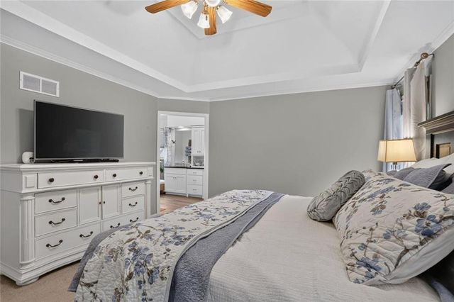 7646 N Pomona Avenue, Kansas City, MO 64152