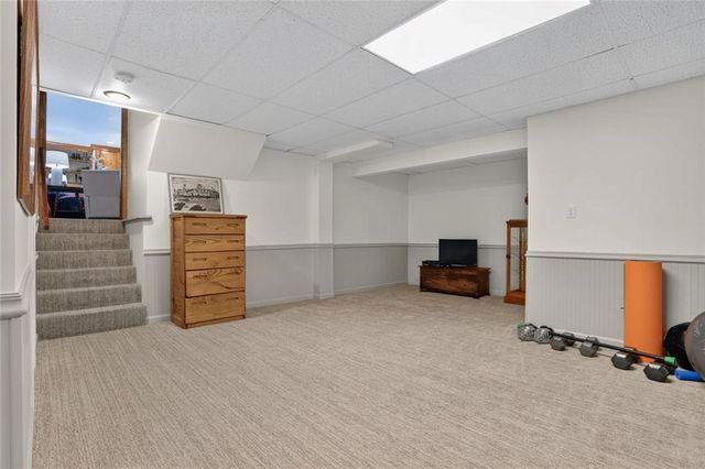 7646 N Pomona Avenue, Kansas City, MO 64152