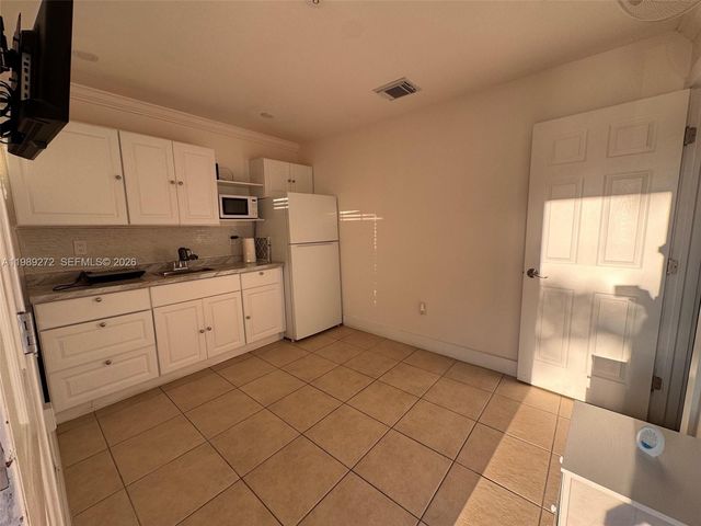 842 SW 89th Ave B, Miami, FL 33174