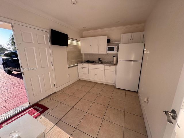 842 SW 89th Ave B, Miami, FL 33174