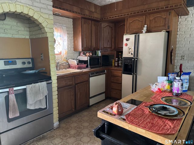 36 Pleasant View Road, Derby, CT 06418