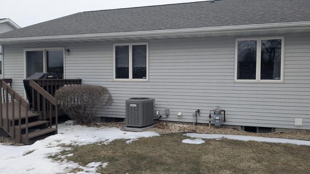 912 Northern Sands PLACE, Onalaska, WI 54650