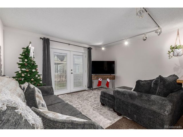 9925 W 20th Ave 17, Lakewood, CO 80215