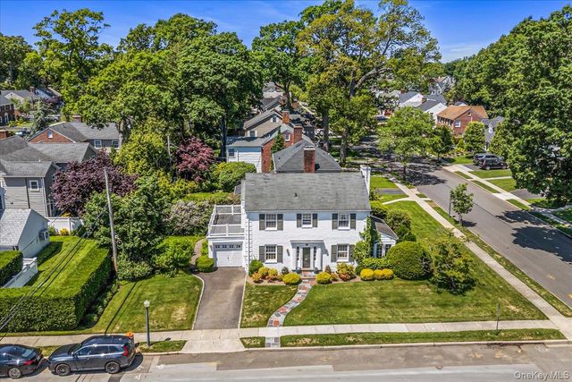110 Knollwood Road, Rockville Centre, NY 11570