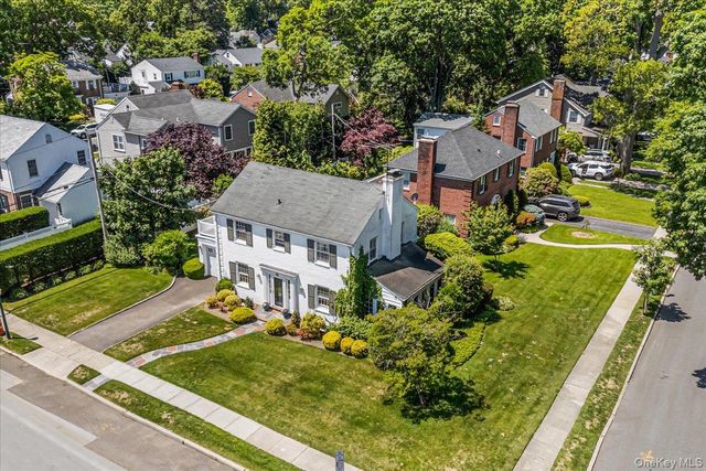 110 Knollwood Road, Rockville Centre, NY 11570