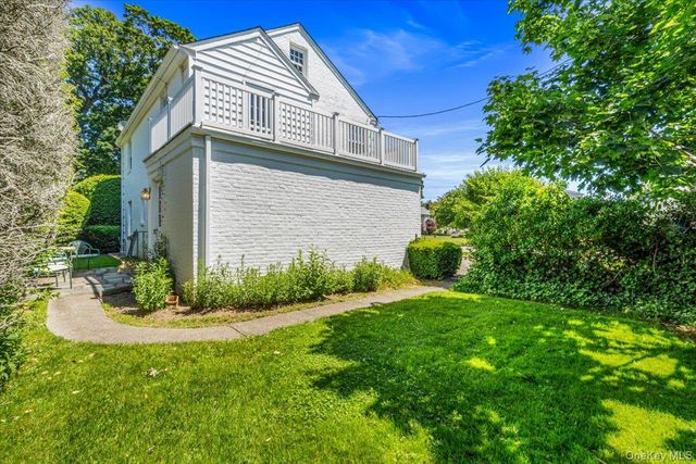110 Knollwood Road, Rockville Centre, NY 11570