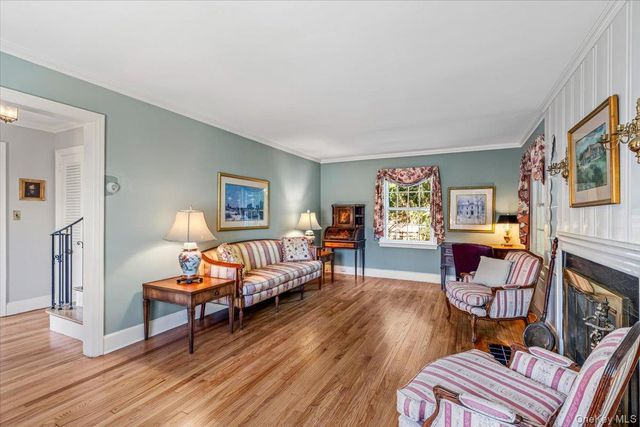 110 Knollwood Road, Rockville Centre, NY 11570