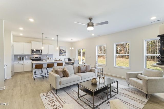 189 Pecan Valley Way, Four Oaks, NC 27524