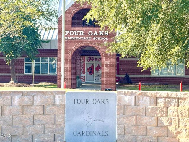 189 Pecan Valley Way, Four Oaks, NC 27524