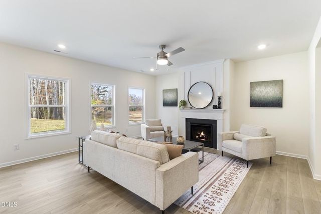 189 Pecan Valley Way, Four Oaks, NC 27524