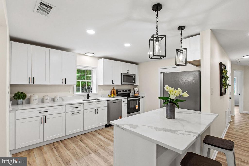 Image 11 of property listing at 49725 FRESH POND NECK RD, Scotland, MD 20687