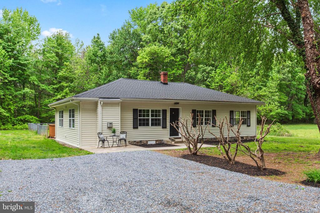 Image 5 of property listing at 49725 FRESH POND NECK RD, Scotland, MD 20687