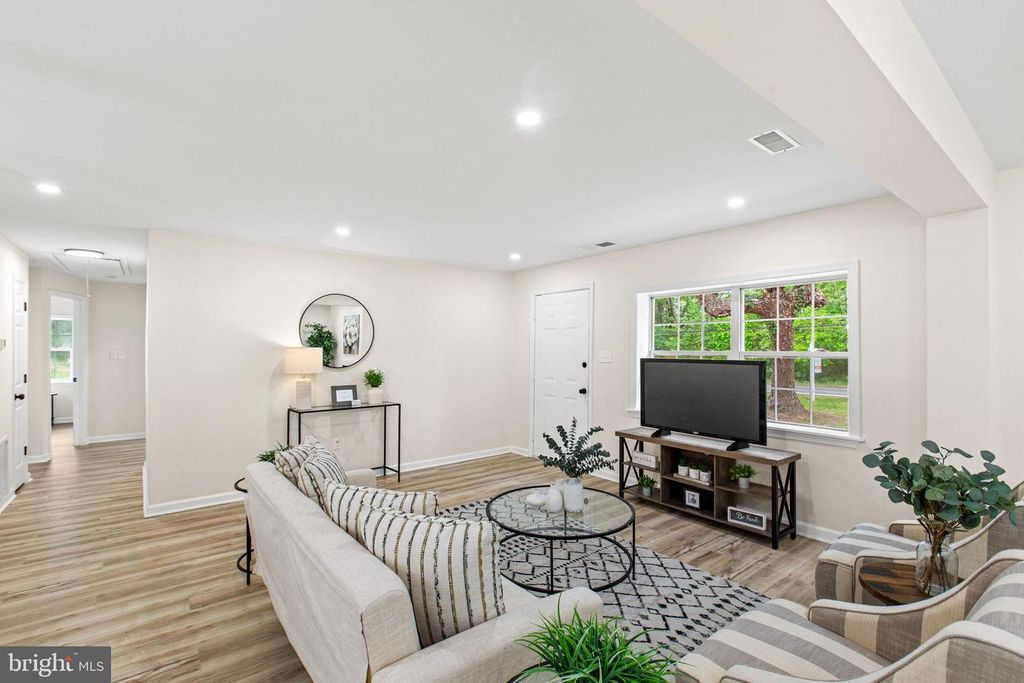 Image 7 of property listing at 49725 FRESH POND NECK RD, Scotland, MD 20687