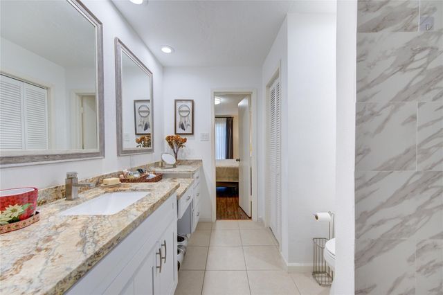 1901 S Voss Road 4, Houston, TX 77057