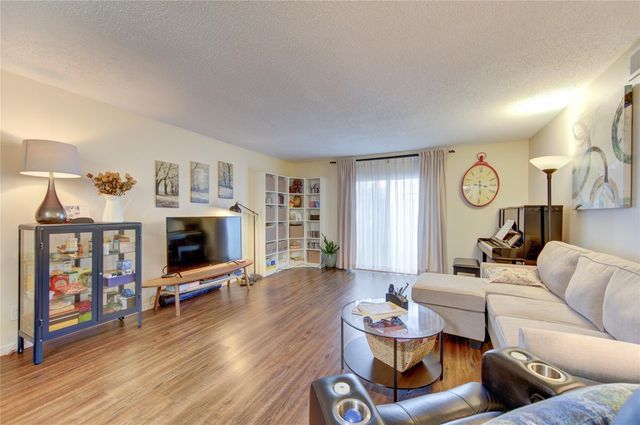 1901 S Voss Road 4, Houston, TX 77057