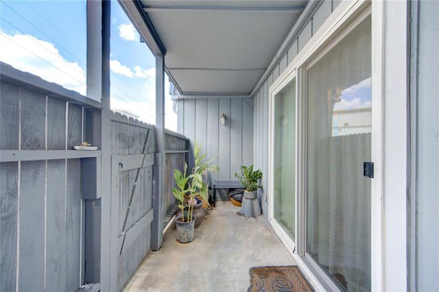 1901 S Voss Road 4, Houston, TX 77057