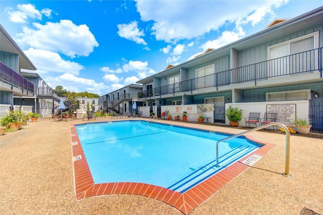 1901 S Voss Road 4, Houston, TX 77057