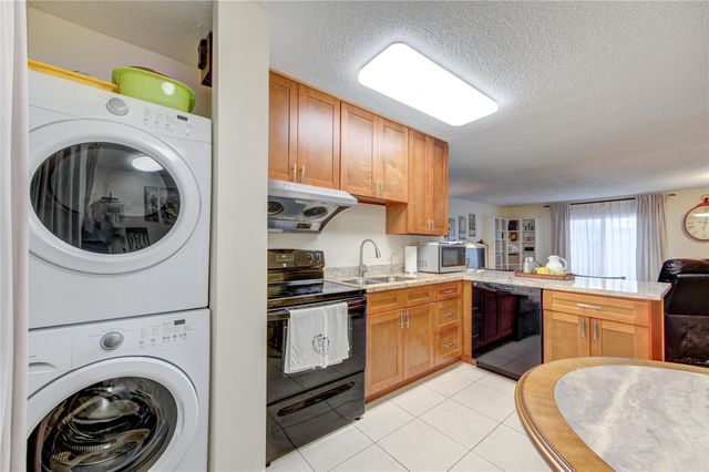 1901 S Voss Road 4, Houston, TX 77057