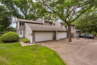 9106 Neill Lake Road, Eden Prairie, MN 55347