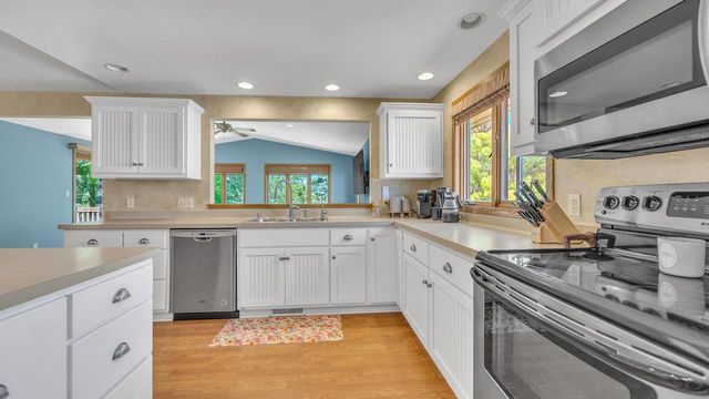 1124 Sommer DRIVE, Sheboygan, WI 53081