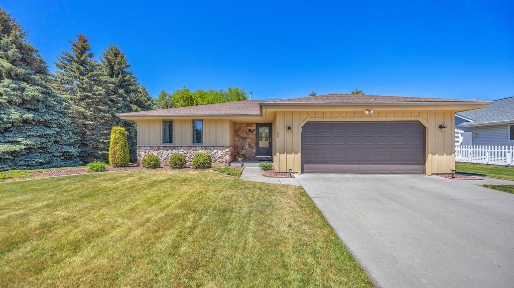 1124 Sommer DRIVE, Sheboygan, WI 53081