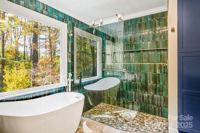 107 SUNNINGDALE Drive, Flat Rock, NC 28731