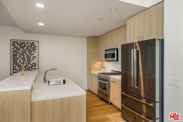 8500 Burton Way 614, Los Angeles, CA 90048