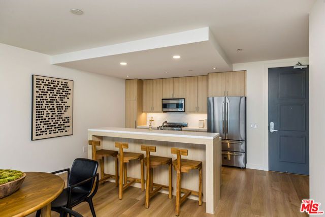 8500 Burton Way 614, Los Angeles, CA 90048