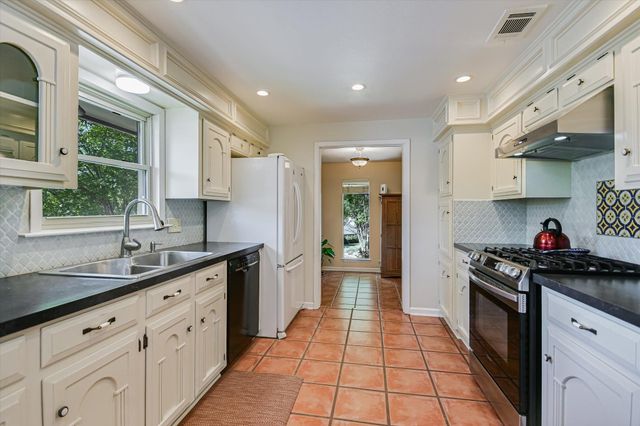 7901 Havenwood DR, Austin, TX 78759