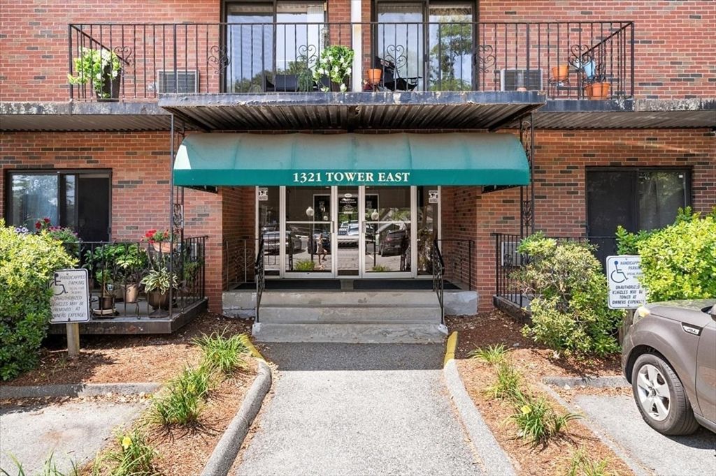 1321 Worcester Road 505, Framingham, MA 01702
