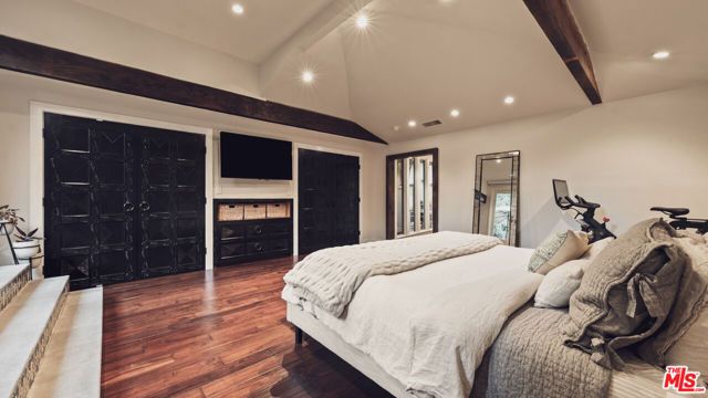 3440 Mandeville Canyon Road, Los Angeles, CA 90049