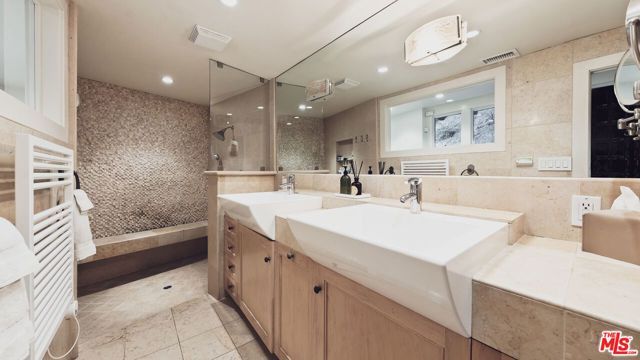 3440 Mandeville Canyon Road, Los Angeles, CA 90049
