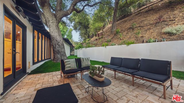 3440 Mandeville Canyon Road, Los Angeles, CA 90049