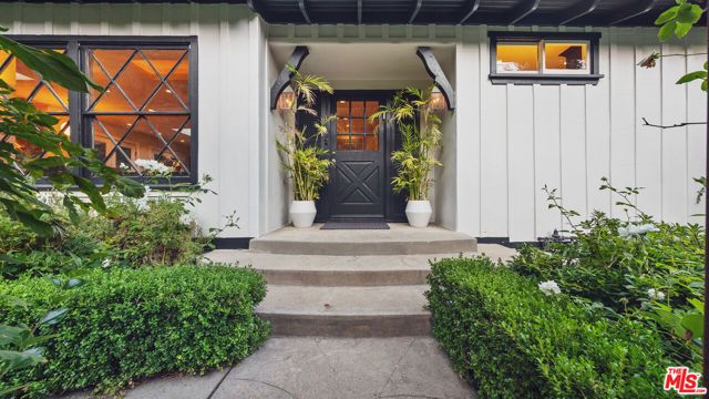 3440 Mandeville Canyon Road, Los Angeles, CA 90049