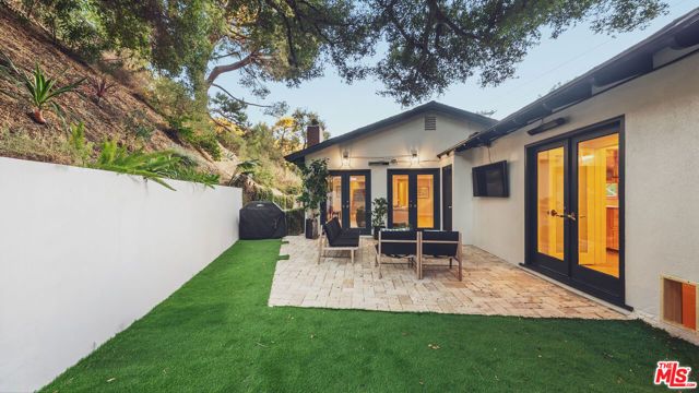 3440 Mandeville Canyon Road, Los Angeles, CA 90049
