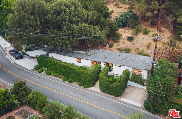3440 Mandeville Canyon Road, Los Angeles, CA 90049