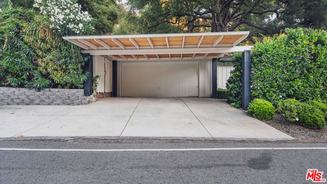 3440 Mandeville Canyon Road, Los Angeles, CA 90049