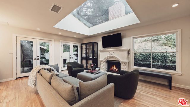 3440 Mandeville Canyon Road, Los Angeles, CA 90049