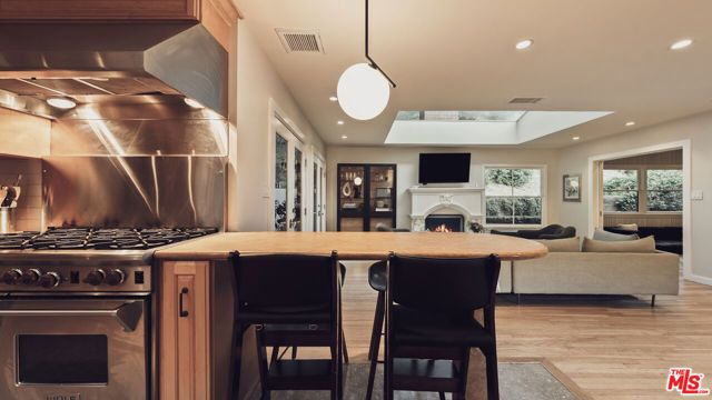 3440 Mandeville Canyon Road, Los Angeles, CA 90049