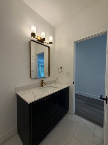 2707 Carpenter Avenue, Dallas, TX 75215