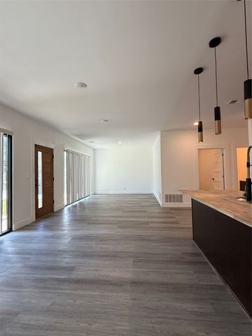 2707 Carpenter Avenue, Dallas, TX 75215