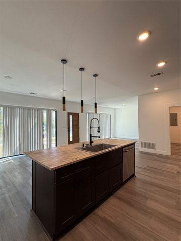 2707 Carpenter Avenue, Dallas, TX 75215