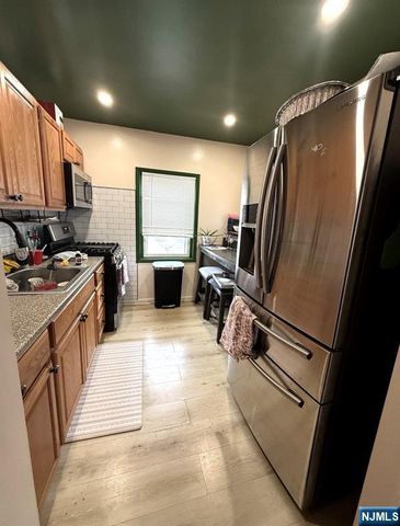 93 Riverview Avenue, North Arlington, NJ 07031