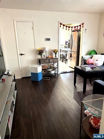 93 Riverview Avenue, North Arlington, NJ 07031